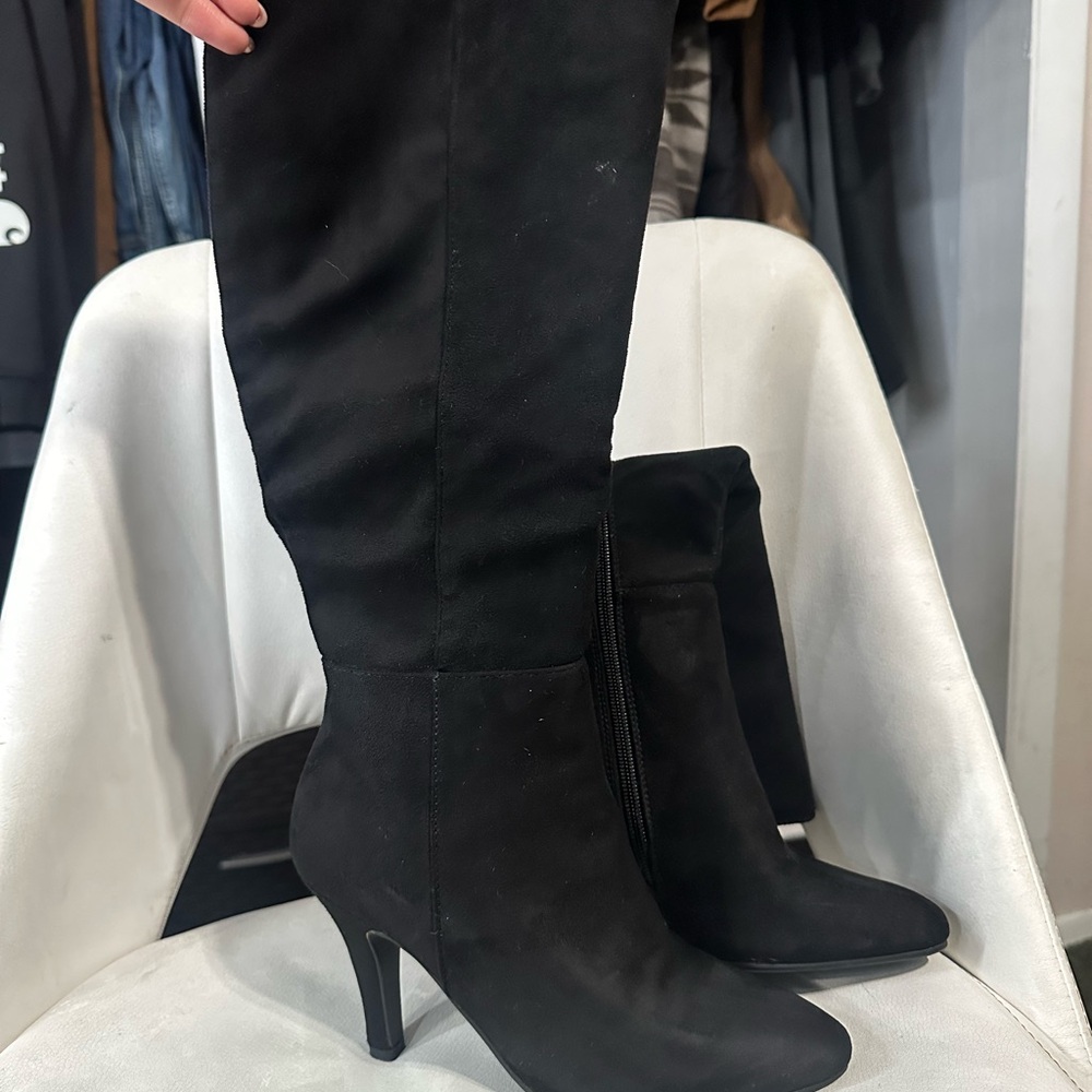 Elegant Black Women's Knee-High Boots